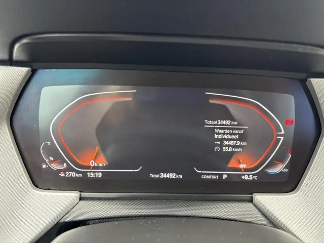 BMW 1 Serie 118i Executive Edition 2021 Benzine 9