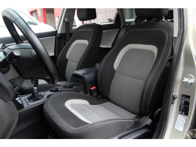 Kia cee'd Sportswagon 1.6 GDI DynamicLine 2015 Benzine 16