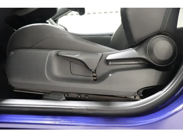 Toyota Yaris 1.5 Hybrid Executive, 2020 Hybride Benzine 15