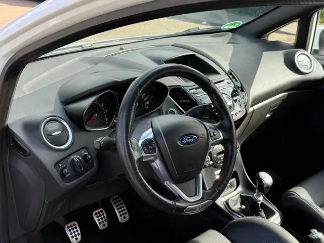 Ford Fiesta 1.6 ST1 Cruise / Stoelverwarming 2014 Benzine 14