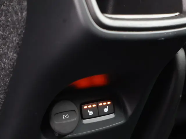 Volvo XC40 2.0 T4 R-Design 2019 Benzine 24