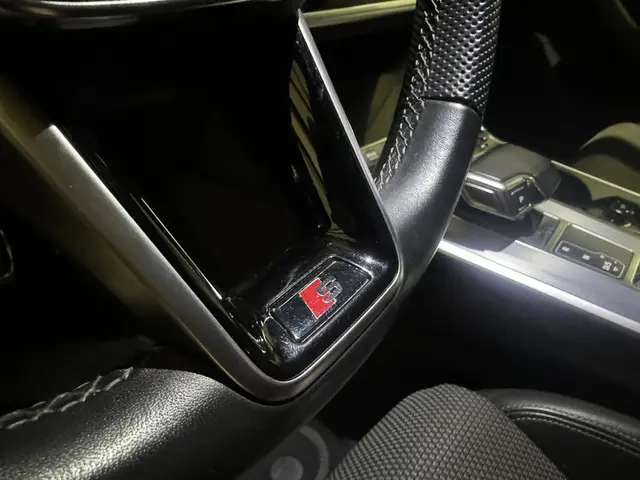 Audi A6 Limousine 40 TFSI S edition 2021 Benzine