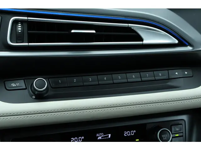 BMW i8 1.5 2015 Hybride Benzine 26