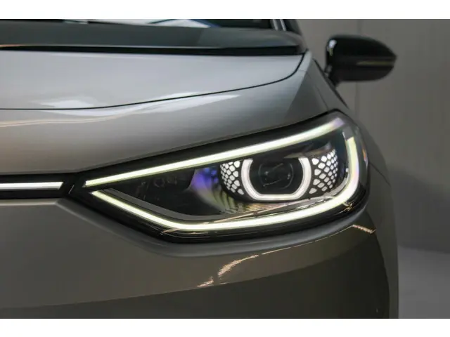 Volkswagen ID.3 Pro 58 kWh | LEDER | UNIEK! | 2020 Elektrisch 8