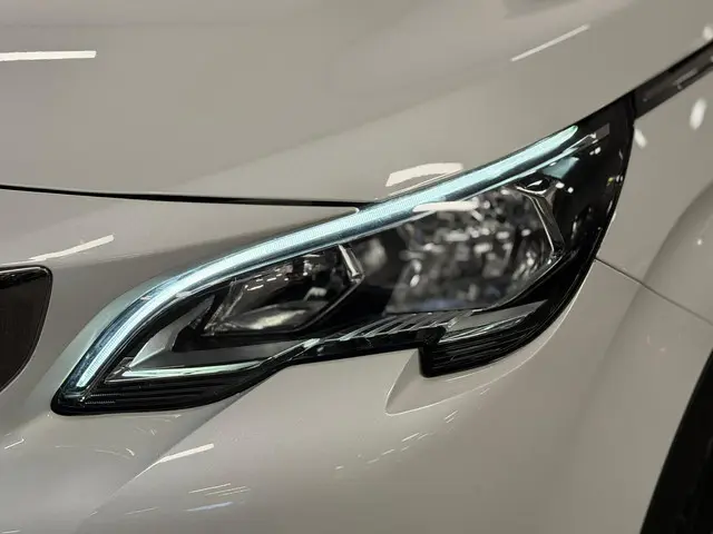 Peugeot 3008 1.2 PureTech 2018 Benzine 11