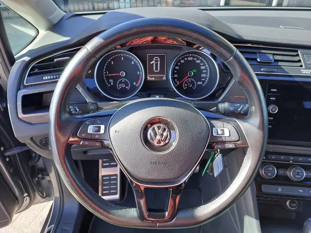 Volkswagen Touran 1.6 TDI Highline 7p 2019 Diesel 19