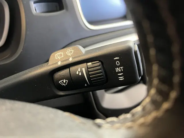 Volvo V40 T3 Polar+ Sport Automaat 2019 Benzine 25
