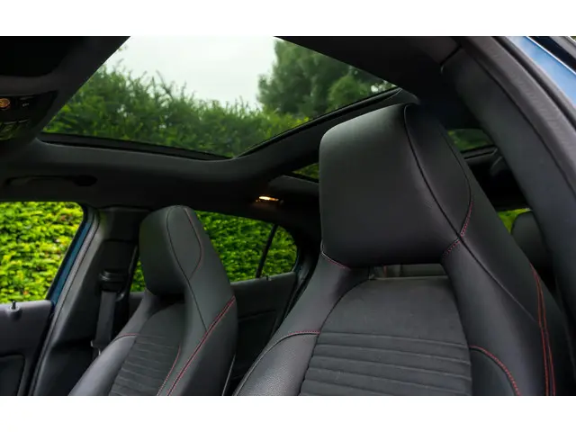Mercedes-Benz GLA 180 AMG 2019 Benzine 6