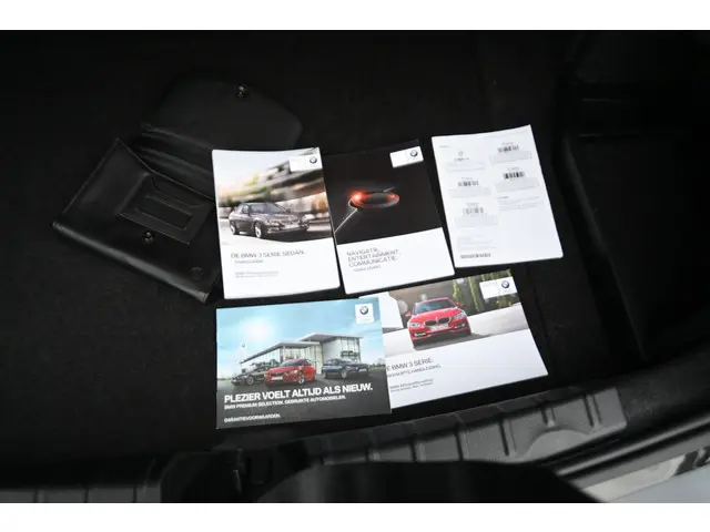 BMW 3 Serie 316i Business 2015 Benzine 18