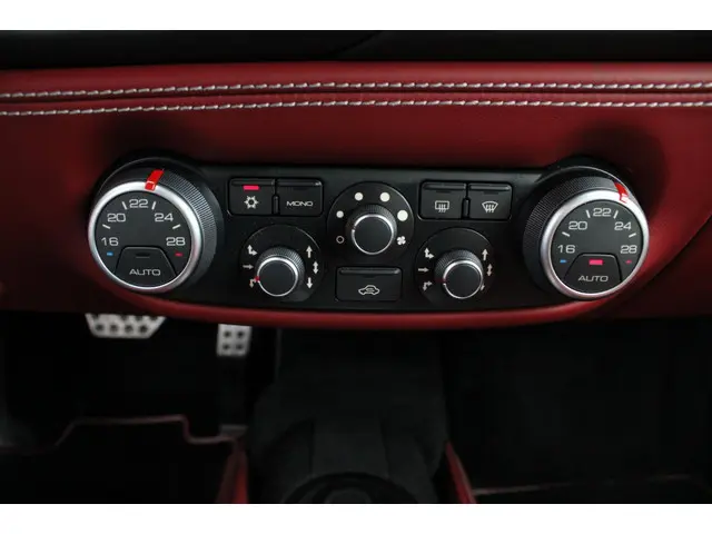 Ferrari 488 3.9 GTB HELE 2018 Benzine 33