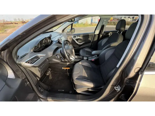 Peugeot 2008 1.2 PureTech Allure 2016 Benzine 10