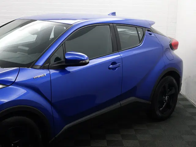 Toyota C-HR 1.8 Hybrid Dynamic Aut- 2017 Hybride Benzine 26