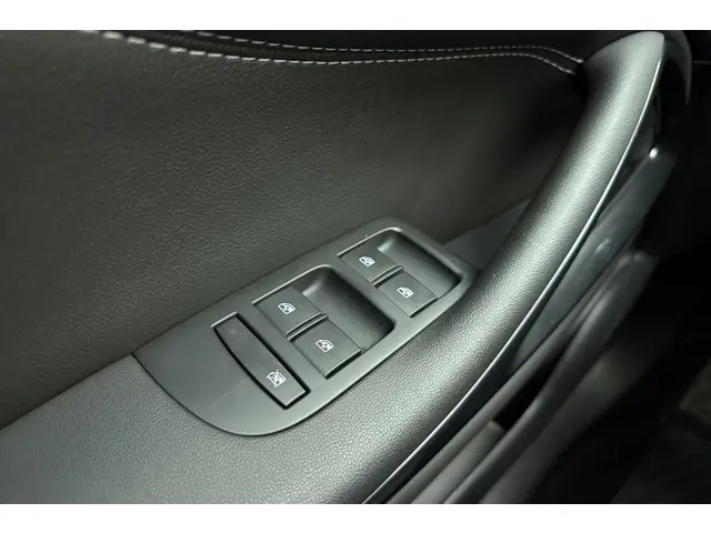 Opel Zafira 1.6 Turbo Business Executive 2017 Benzine 19