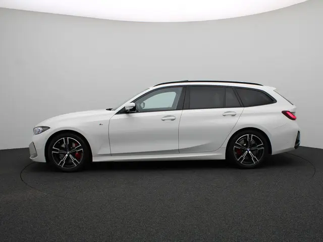 BMW 3 Serie Touring 318i 2024 Benzine 4