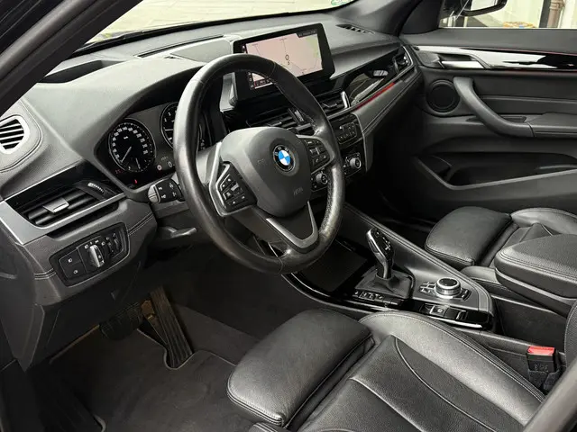 BMW X1 sDrive20i VDL Nedcar Edition 2020 Benzine 4