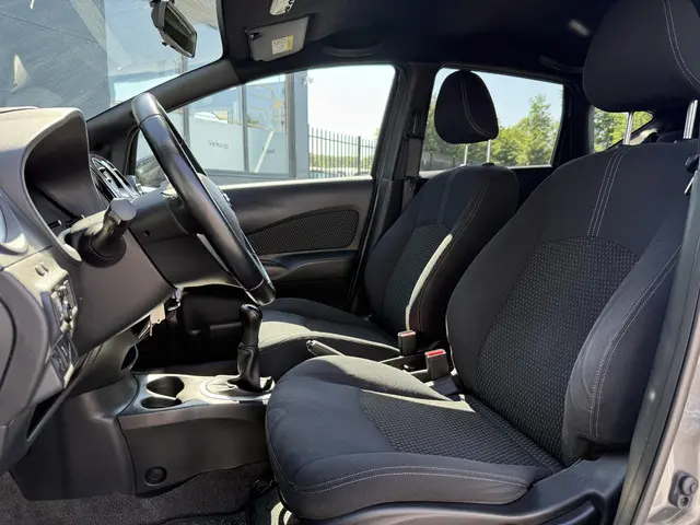 Nissan Note 1.2 Black Edition 2016 Benzine 6