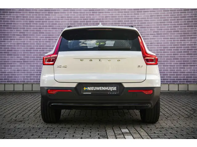 Volvo XC40 B4 Aut Plus Dark 2025 Benzine 10