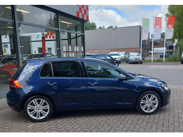 Volkswagen Golf 1.2 TSI Highline 2016 Benzine 2