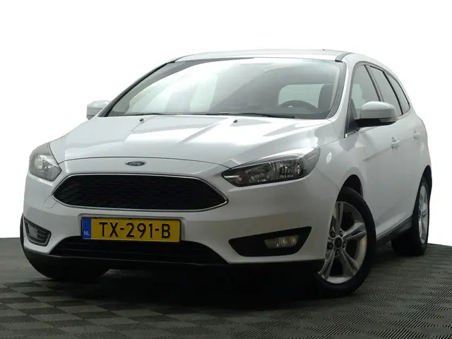 Ford Focus Wagon 1.0 Titanium Edition- 2015 Benzine 19