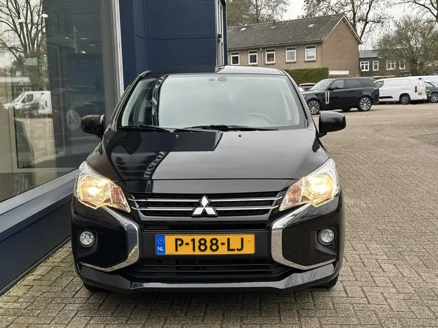 Mitsubishi Space Star 1.2 Intense 2022 Benzine 2