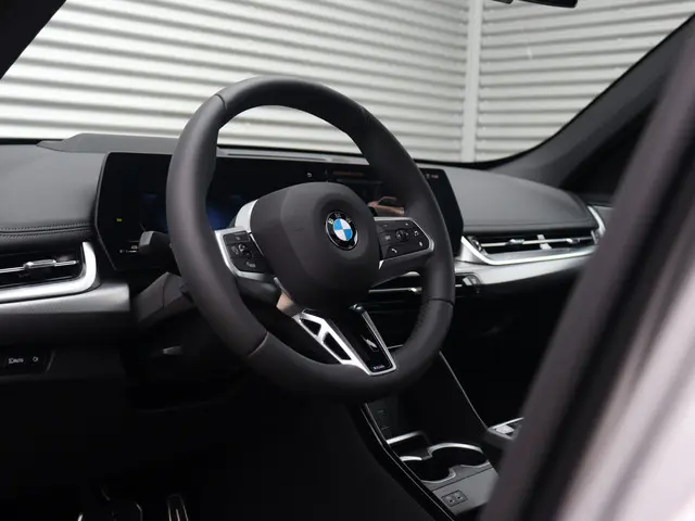 BMW X1 xDrive23i 2025 Benzine 16