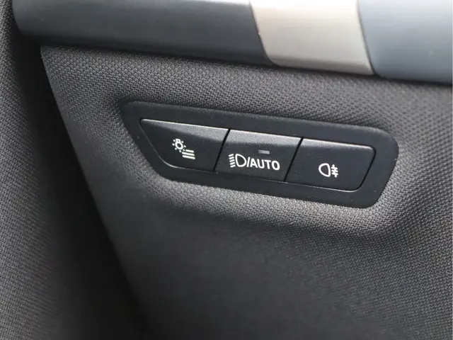 BMW iX xDrive40 High Executive 77 kWh 2021 Elektrisch 32