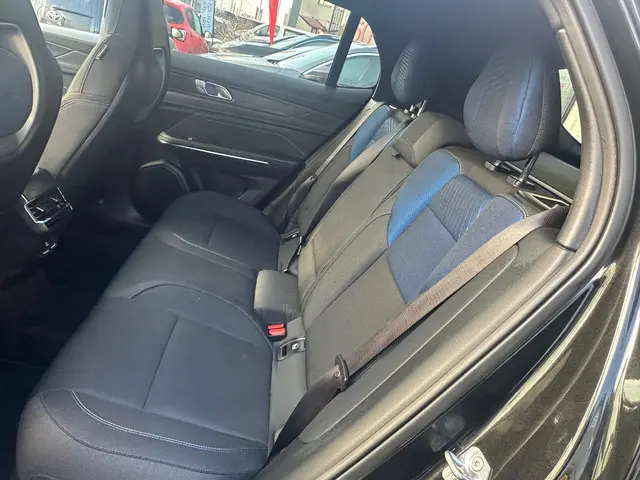 Lynk & Co 01 1.5 2023 Hybride Benzine 18