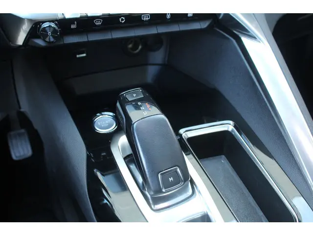 Peugeot 3008 1.2 PureTech Première 2017 Benzine 16