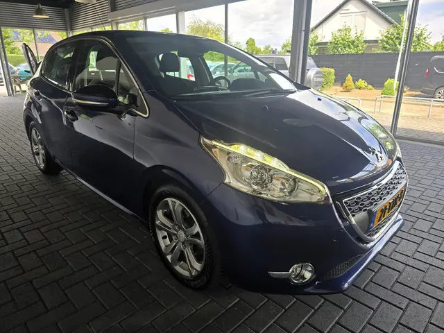 Peugeot 208 1.4 VTi Allure 2012 Benzine 17