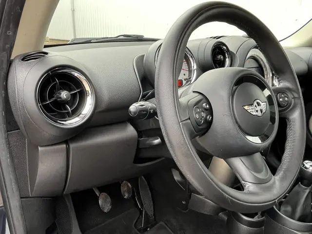 MINI Countryman 1.6 One Knockout Edition 2014 Benzine 61