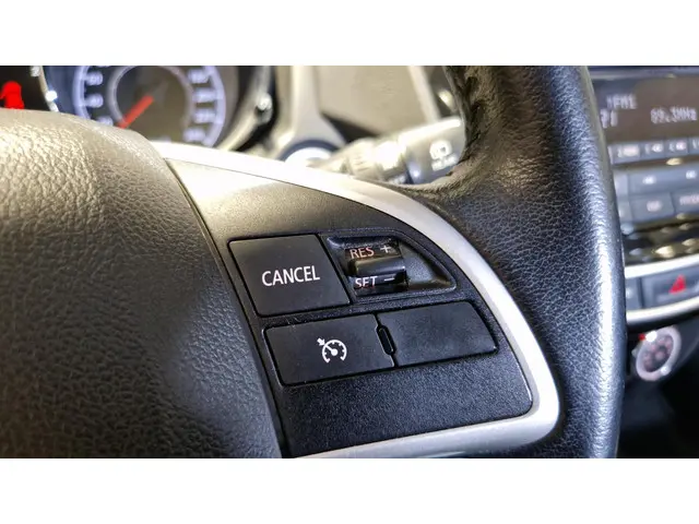 Mitsubishi ASX 1.6 Cleartec Invite+ 2015 Benzine 14
