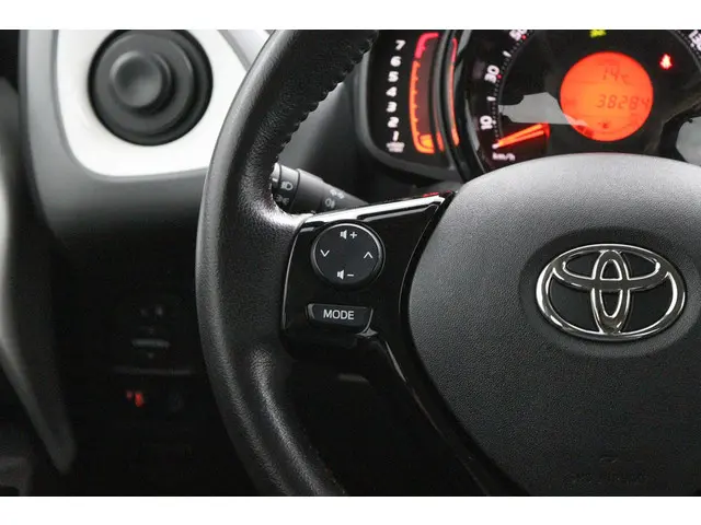 Toyota Aygo 1.0 VVT-i x-play 2020 Benzine 19