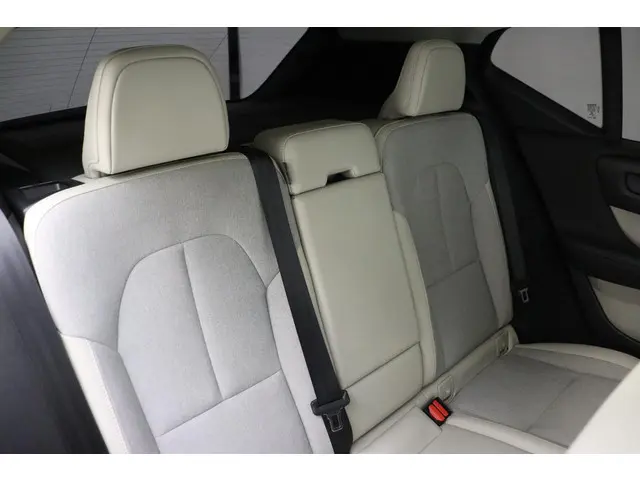Volvo XC40 2.0 T4 Momentum 2019 Benzine 17