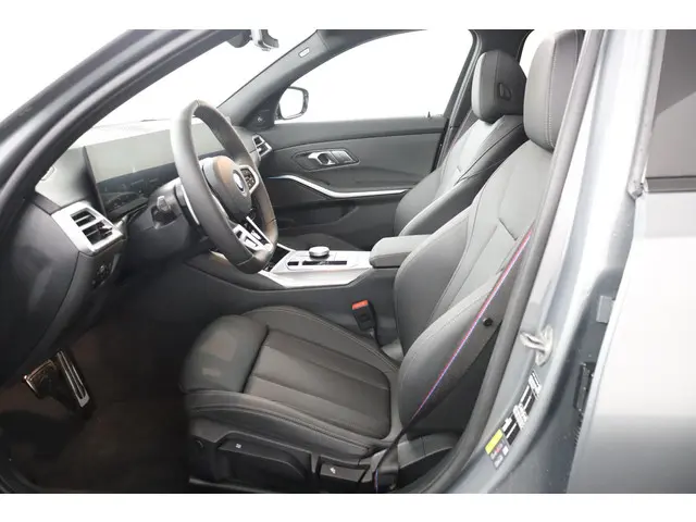 BMW 3 Serie Touring 330e 2025 Hybride Benzine 13