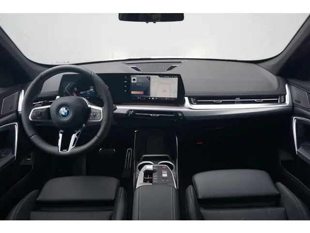 BMW iX1 eDrive20 M Sport 2025 Elektrisch 13