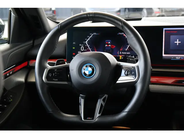 BMW 5 Serie Sedan 550e xDrive 2024 Hybride Benzine 12