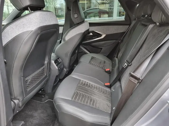 Peugeot 3008 1.2 Hybrid 136 GT 2024 Hybride Benzine 25