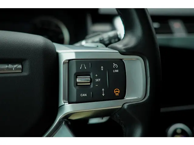 Land Rover Discovery 3.0 D250 R-Dynamic SE 2024 Diesel 19