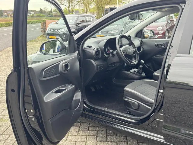 Hyundai i10 1.0 Comfort 5-zits 2022 Benzine 13