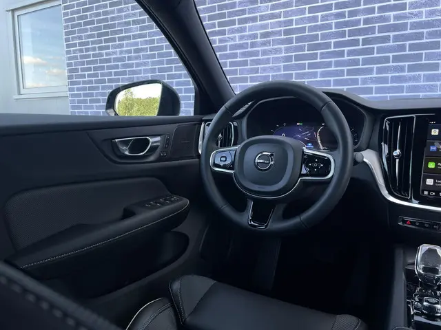 Volvo S60 2.0 B4 Plus Dark 2023 Benzine 29