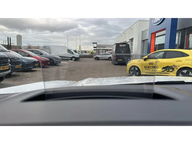 Ford Kuga 2.5 FHEV Active X 2024 Hybride Benzine 25