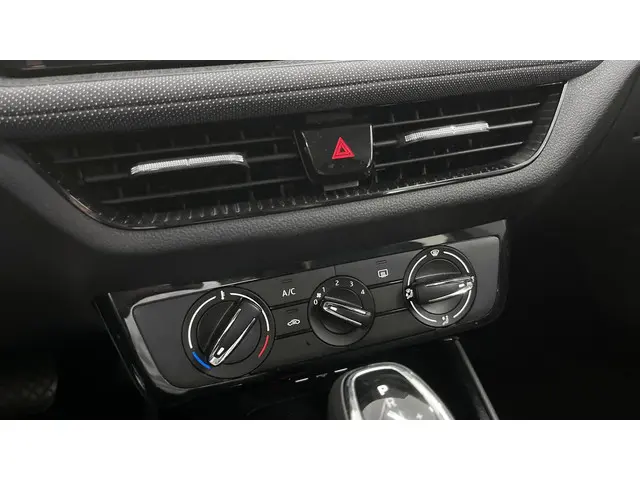 Škoda Fabia 1.0 TSI Selection 2024 Benzine 18