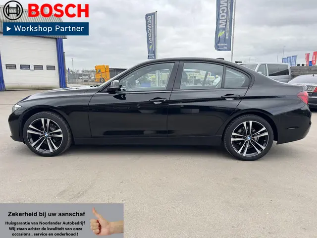 BMW 3 Serie 320i Corporate Lease Executive 2017 Benzine 10