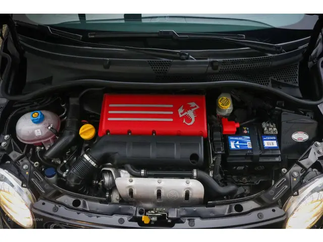 Fiat 500 1.4 T-Jet Abarth Custom 2015 Benzine 34