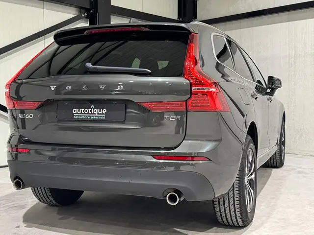 Volvo XC60 2.0 T8 AWD Momentum Pro 2020 Hybride Benzine 27