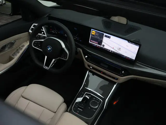 BMW 3 Serie Touring 330e 2025 Hybride Benzine 51