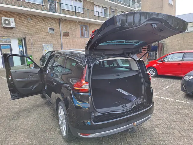 Renault Grand Scénic 1.3 TCe Intens 2018 Benzine 10