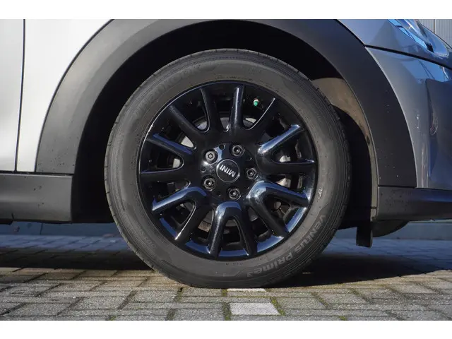 MINI 5-Deurs Cooper C 2023 Benzine 6