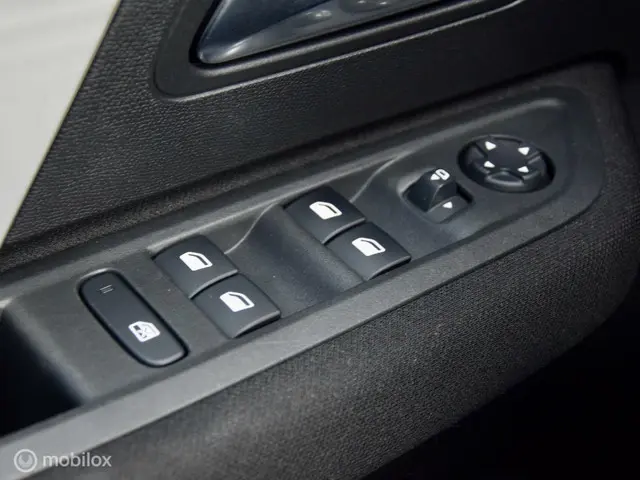 Citroën C4 100pk Feel | Airco | Navi | 2021 Benzine 26