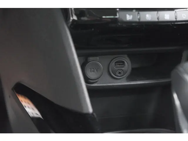 Peugeot 2008 PureTech 110 EAT6 GT 2017 Benzine 47